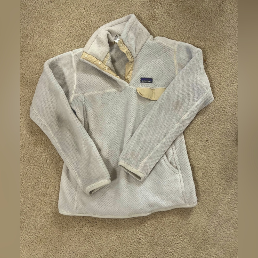 Size medium Patagonia (fits like a small)